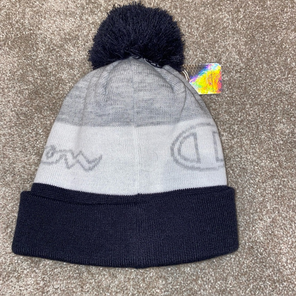 Seattle Kraken Pom Beanie Hat Champion NHL Hockey NWT - Picture 2 of 4